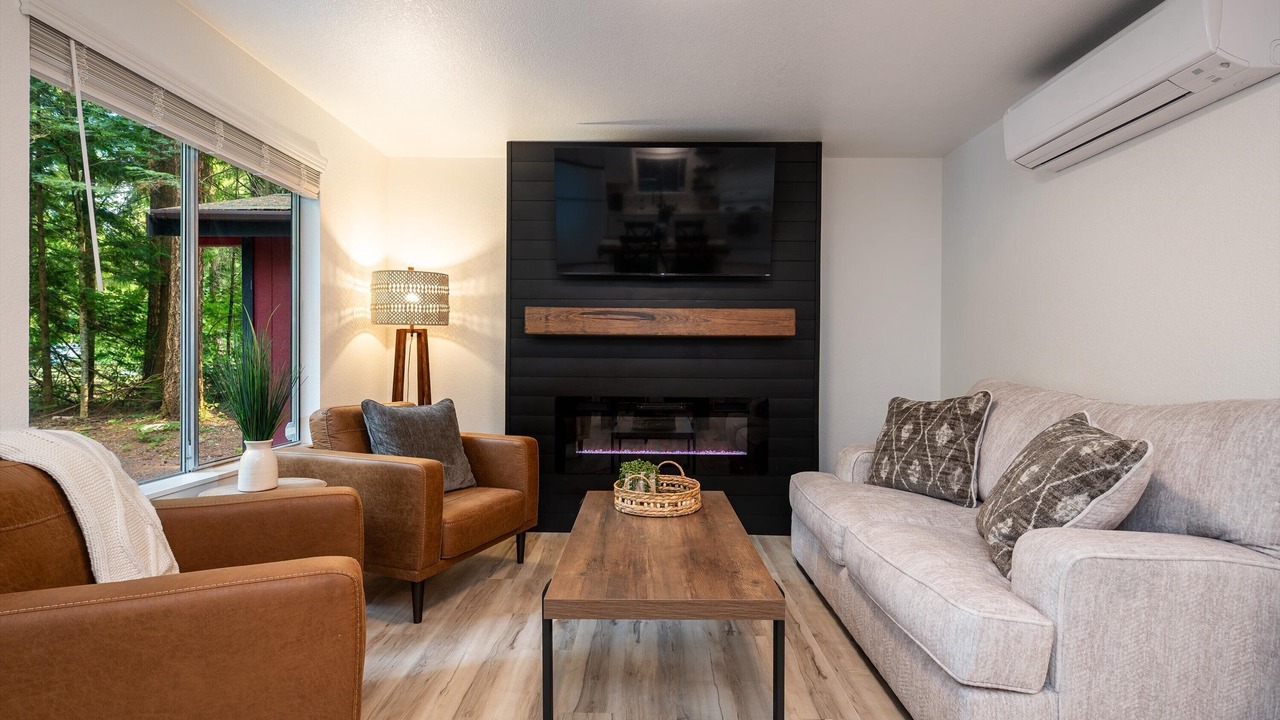 Photo of Livingroom in Peaceful Valley