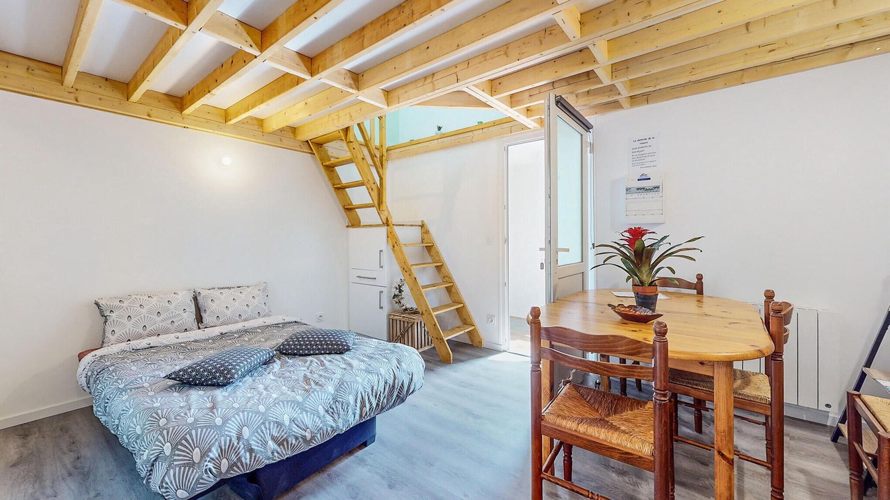 Photo of Others in Neuilly-le-Vendin