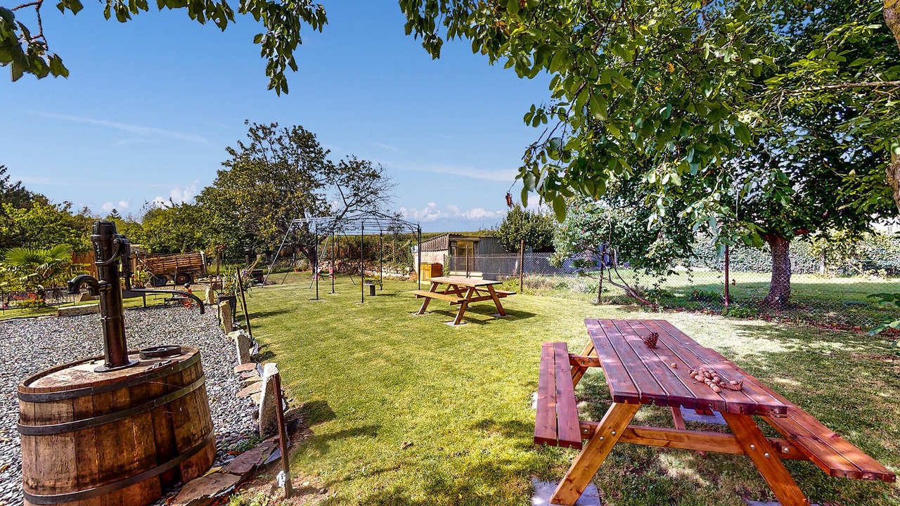 Photo of Others in Neuilly-le-Vendin