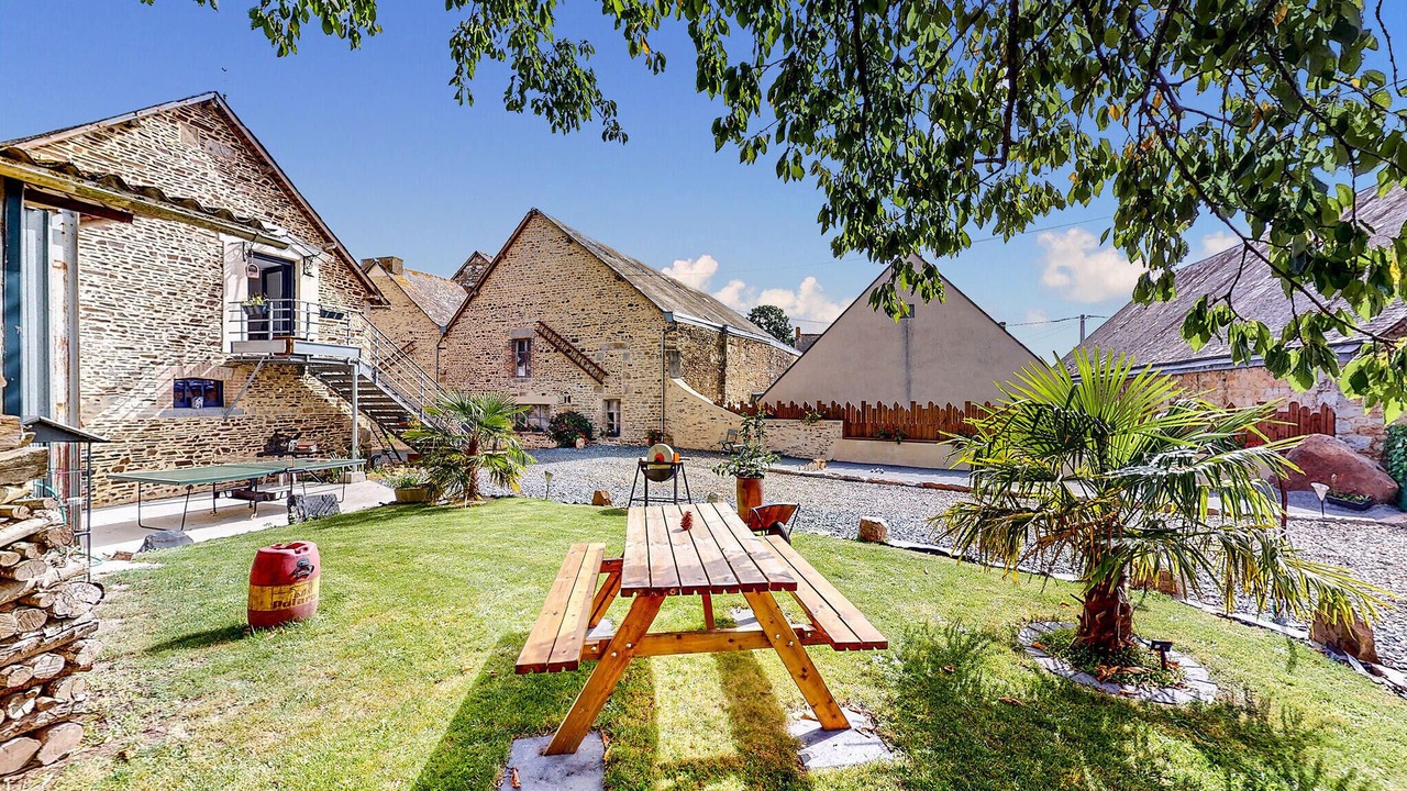 Photo of Others in Neuilly-le-Vendin