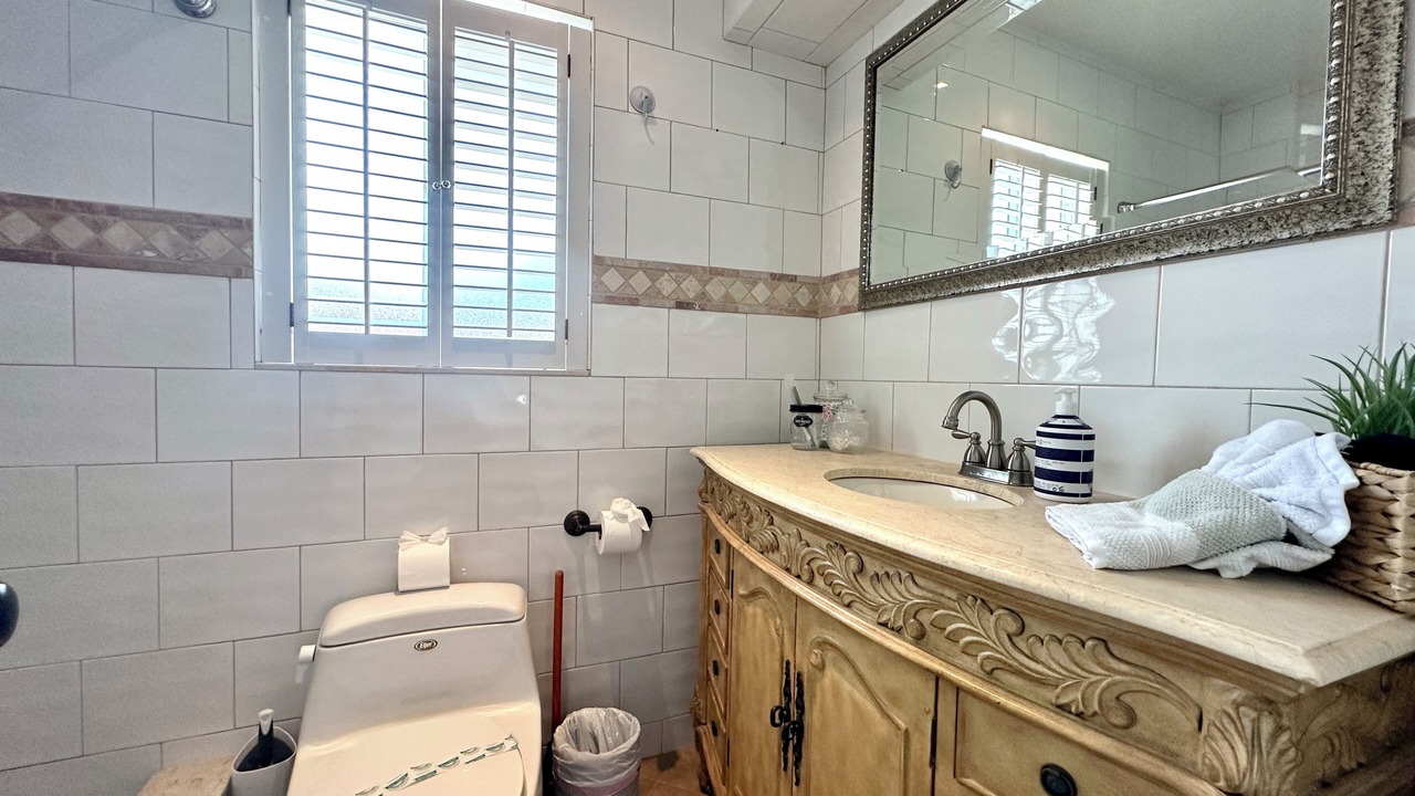 Photo of Bathroom in Garden Isles
