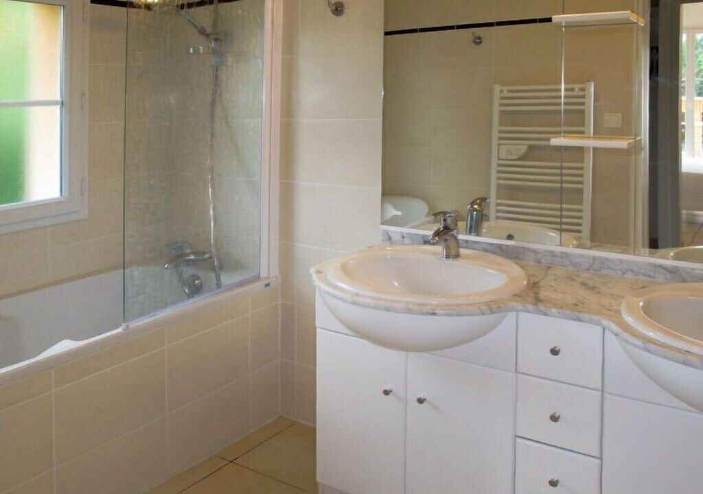 Photo of Bathroom in Pont-de-Larn