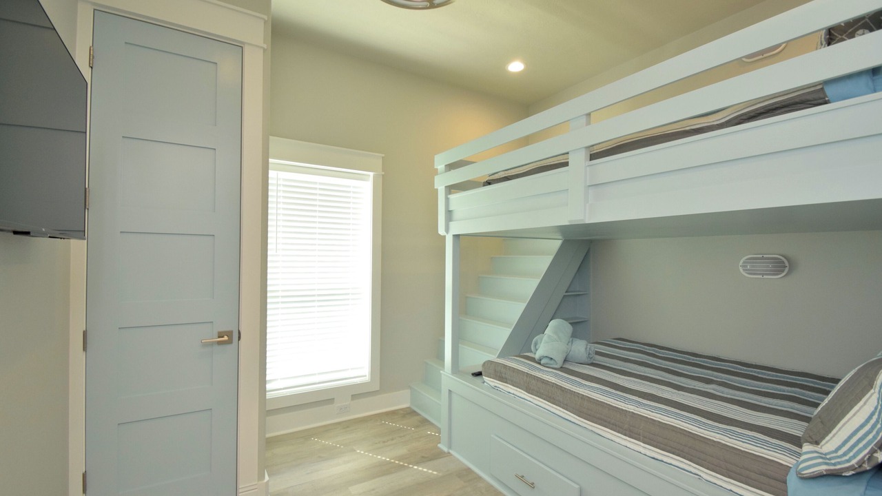 Photo of Bedroom in Crystal Beach