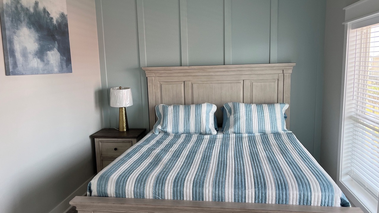 Photo of Bedroom in Crystal Beach