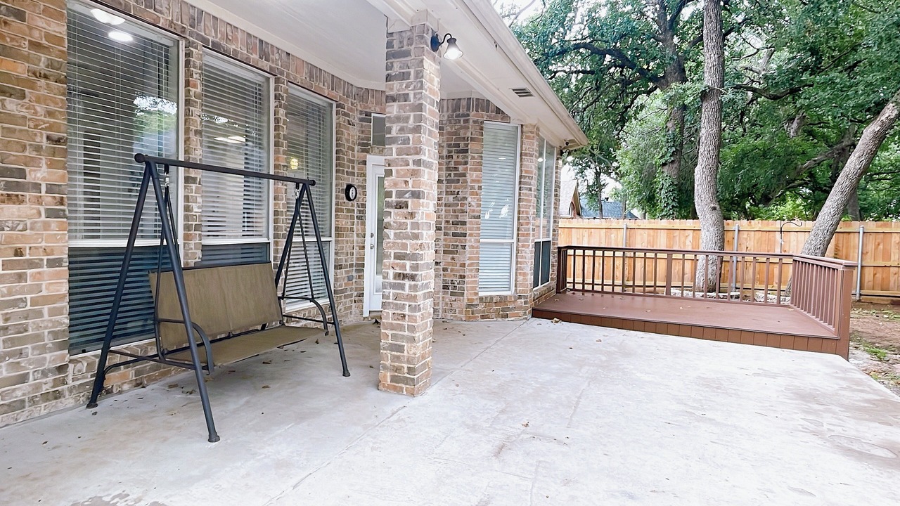 Photo of Patio Balcony in Southwest Arlington