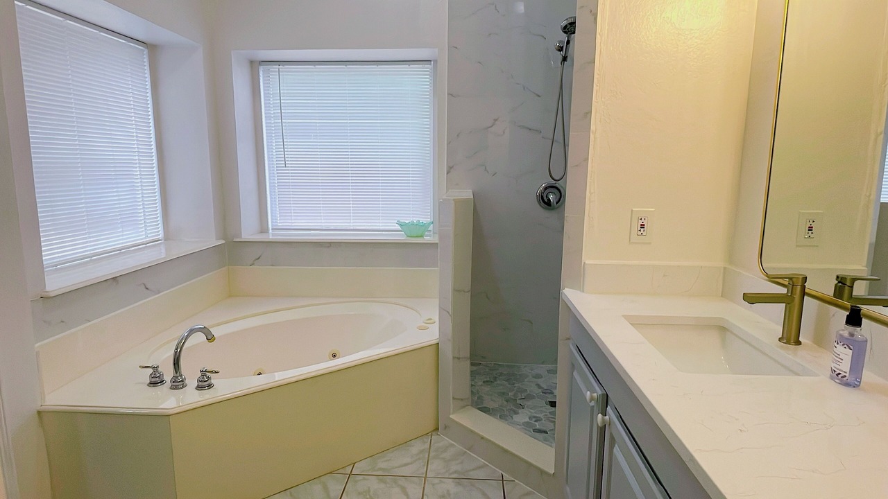 Photo of Bathroom in Southwest Arlington