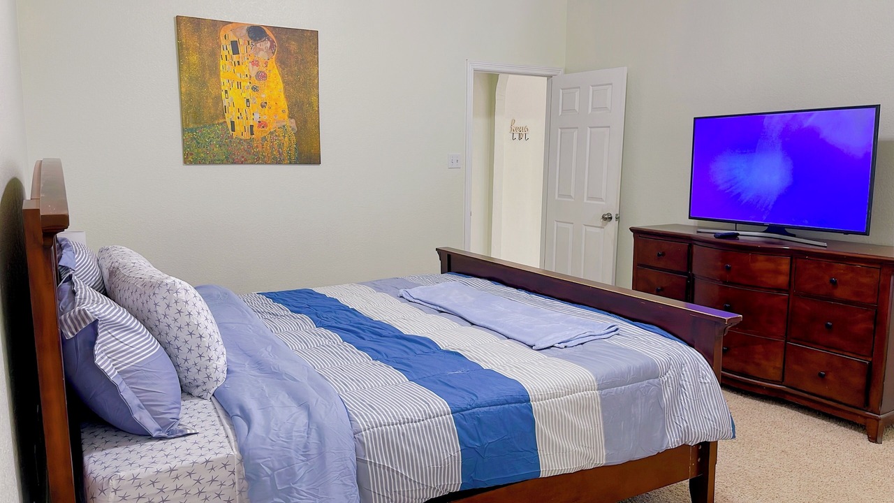 Photo of Bedroom in Southwest Arlington