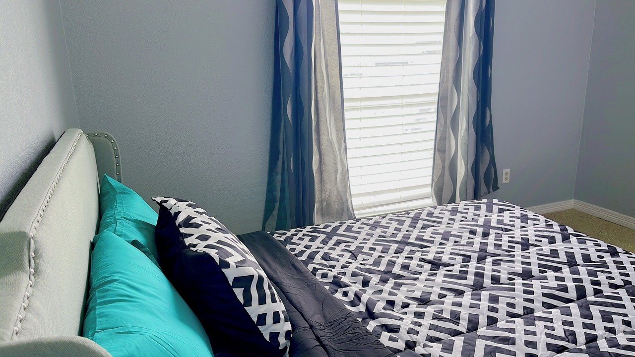 Photo of Bedroom in Southwest Arlington