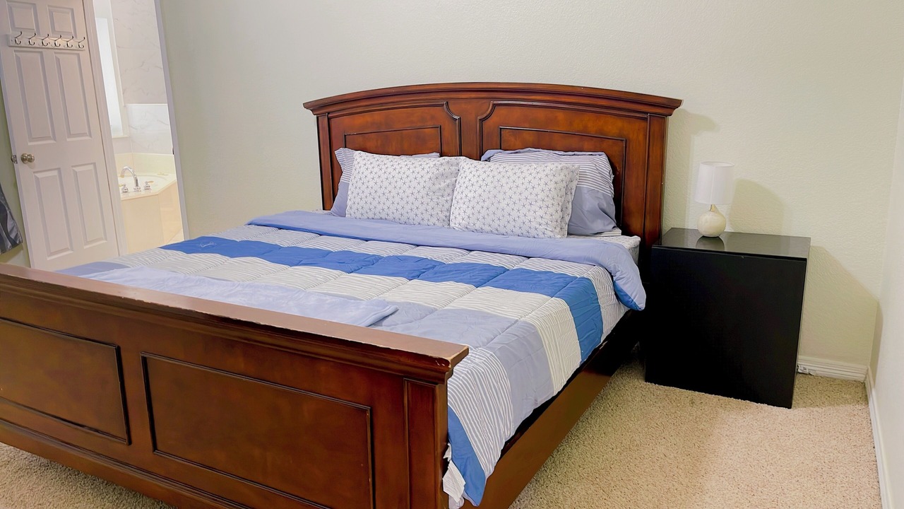 Photo of Bedroom in Southwest Arlington