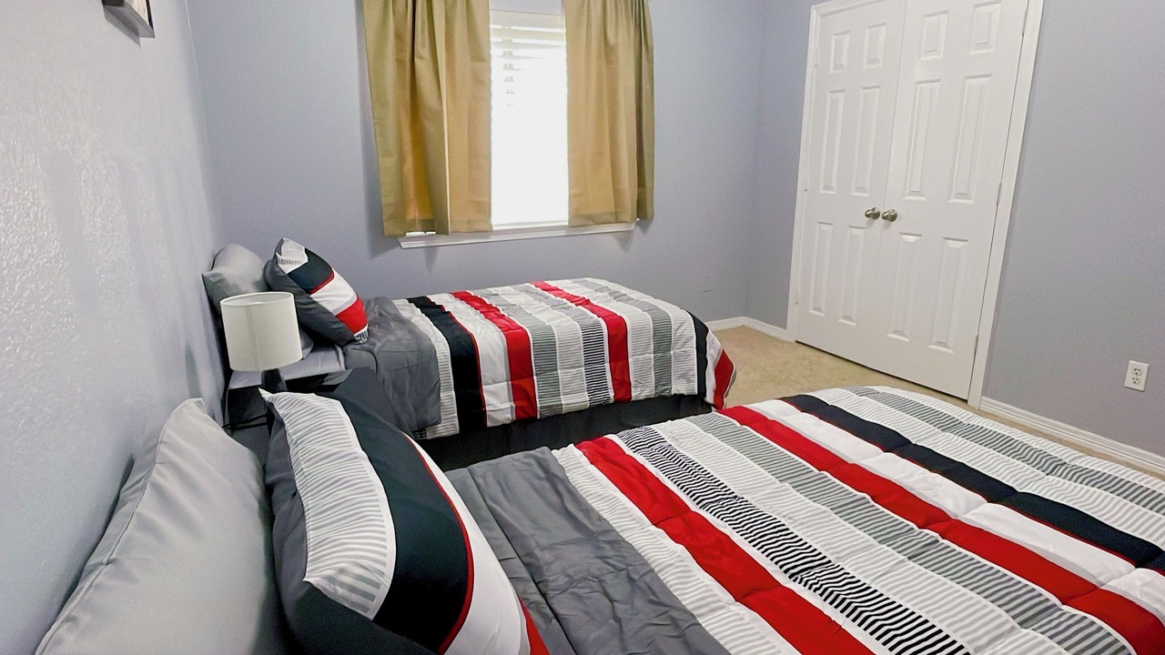 Photo of Bedroom in Southwest Arlington