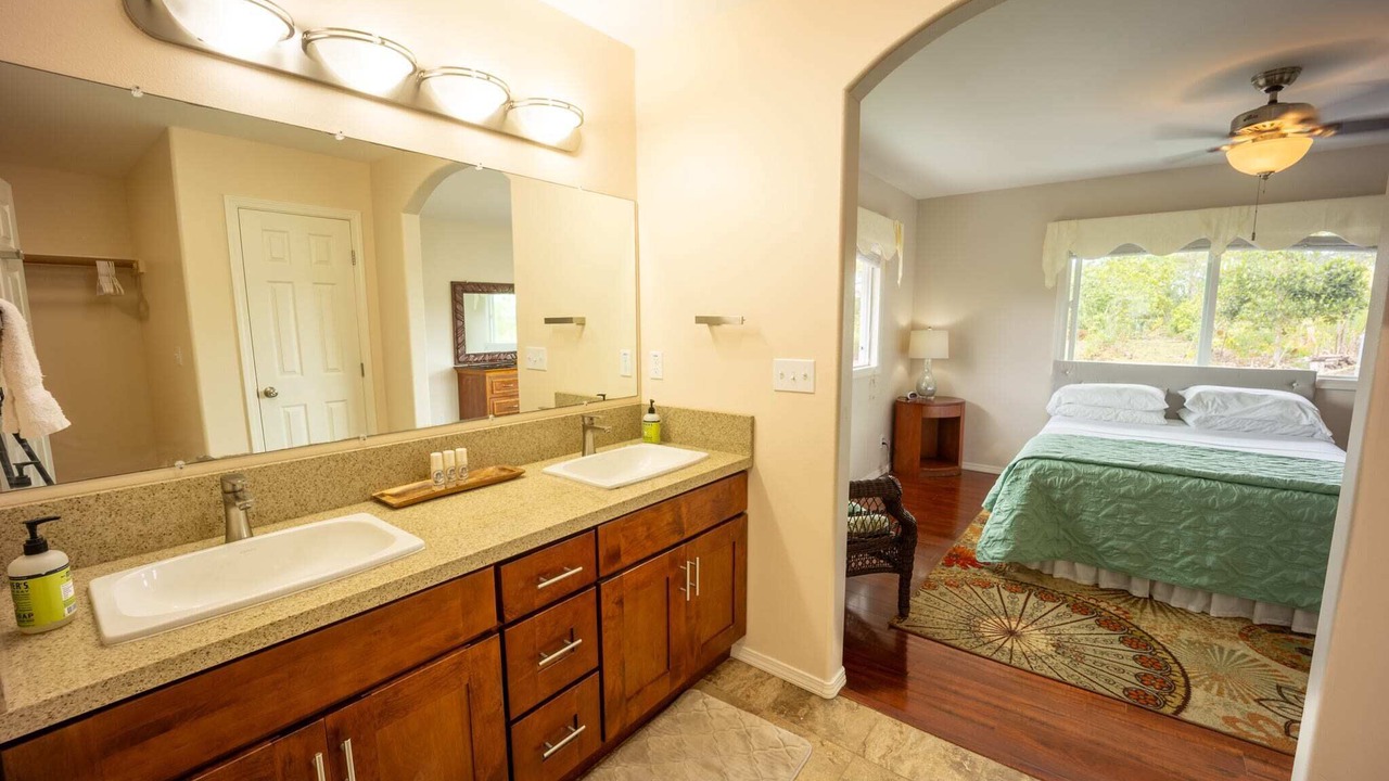 Photo of Bedroom in Keaau