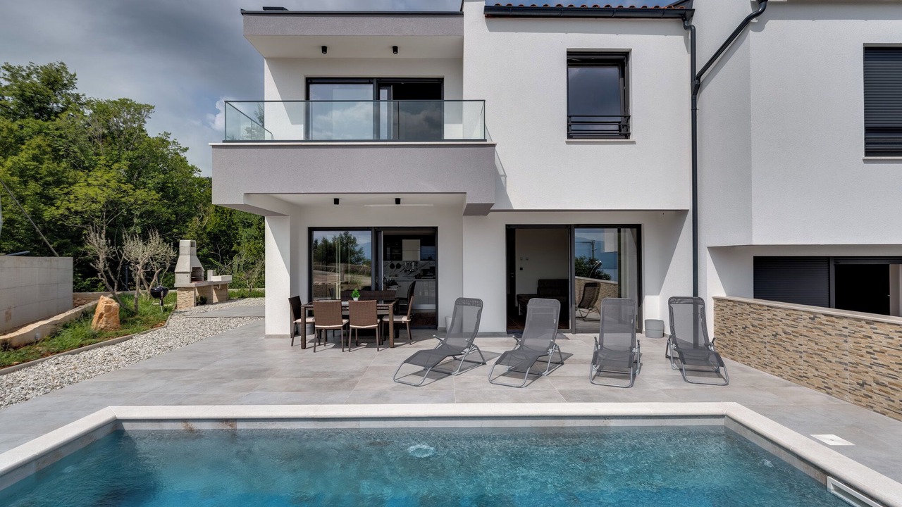 Photo of Outdoor in Risika