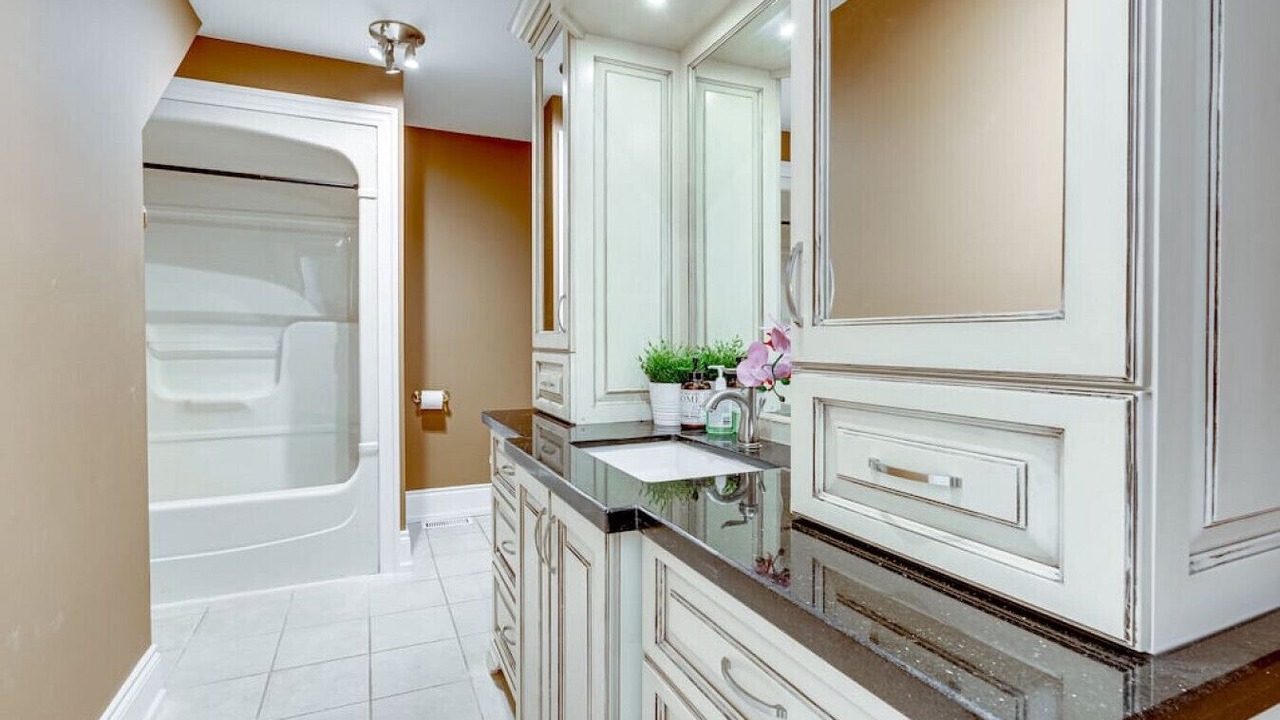 Photo of Bathroom in Brock