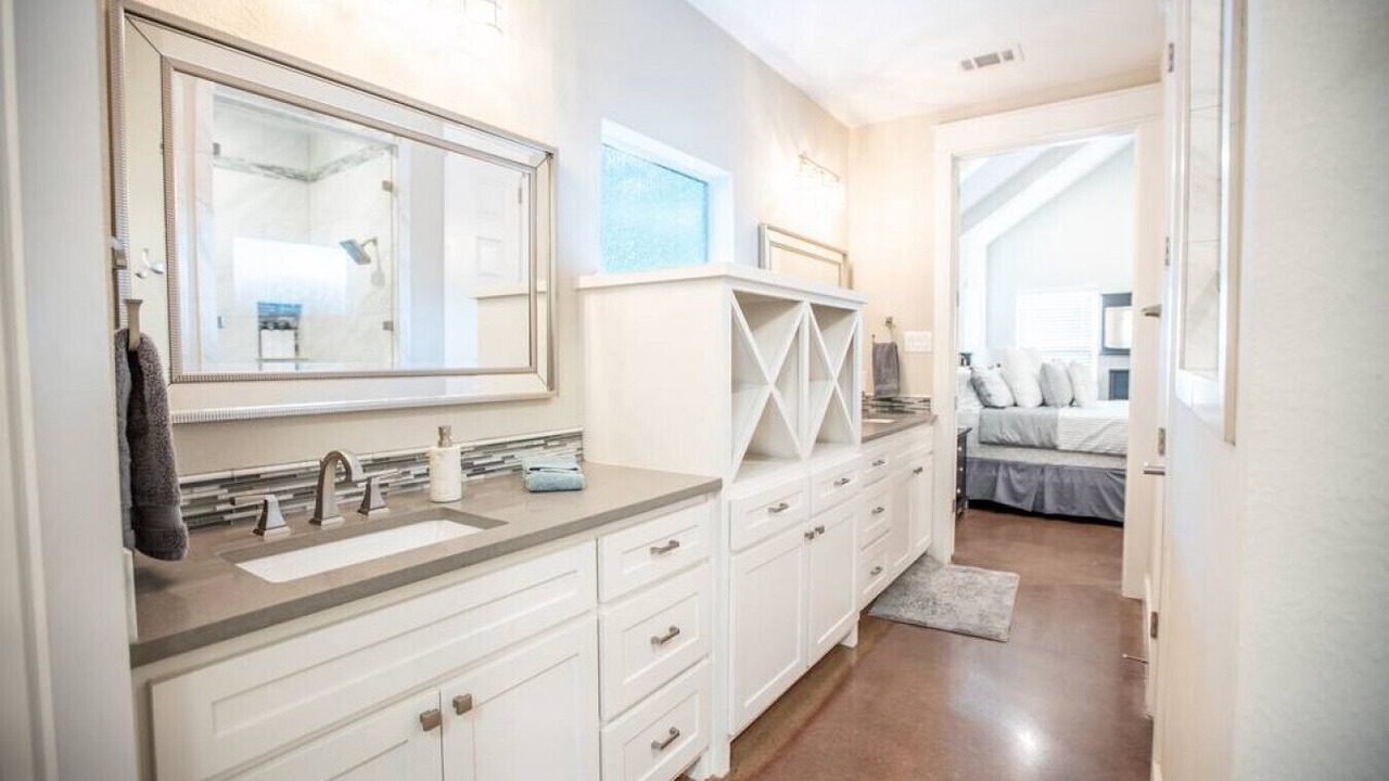 Photo of Bathroom in Pottsboro