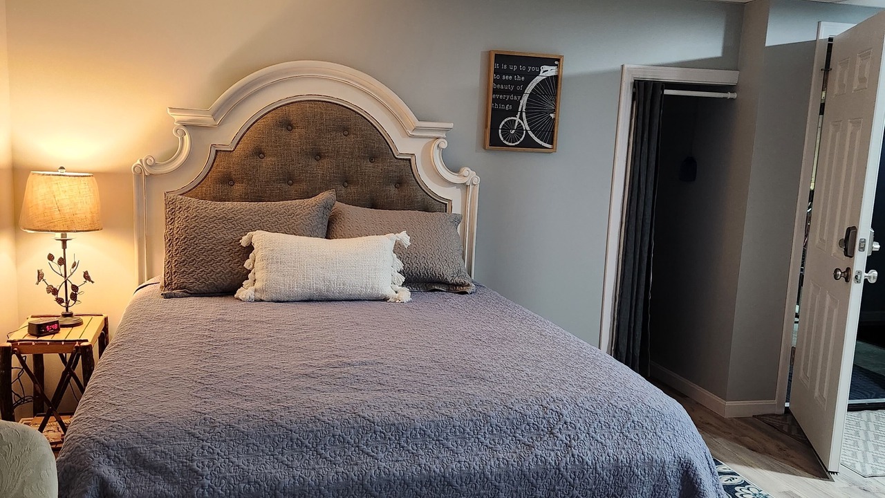 Photo of Bedroom in Lyndon
