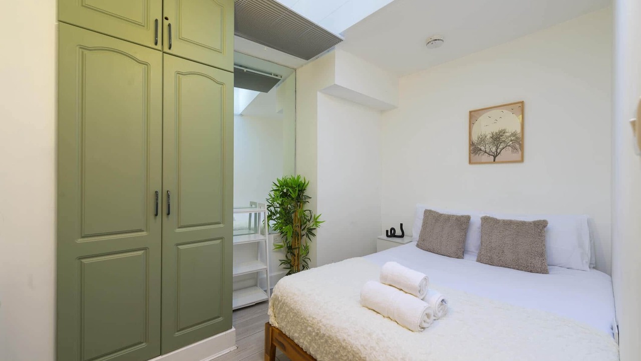 Photo of Others in Bunhill