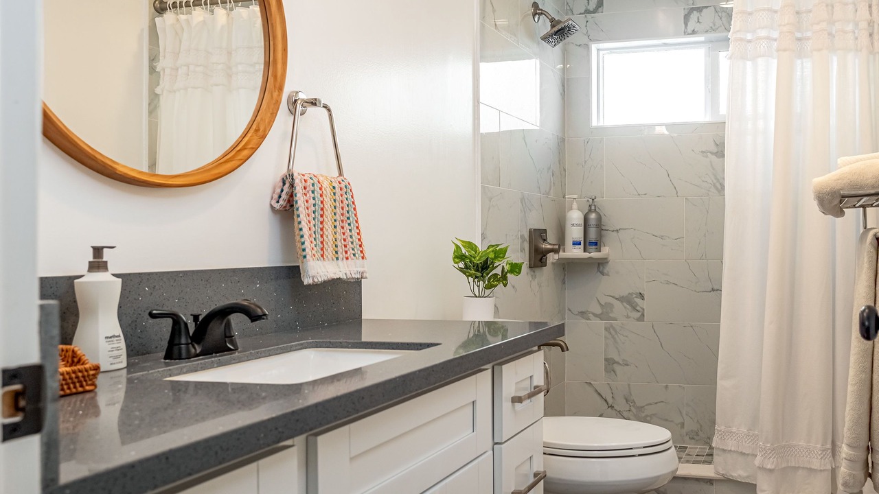 Photo of Bathroom in Nanakuli