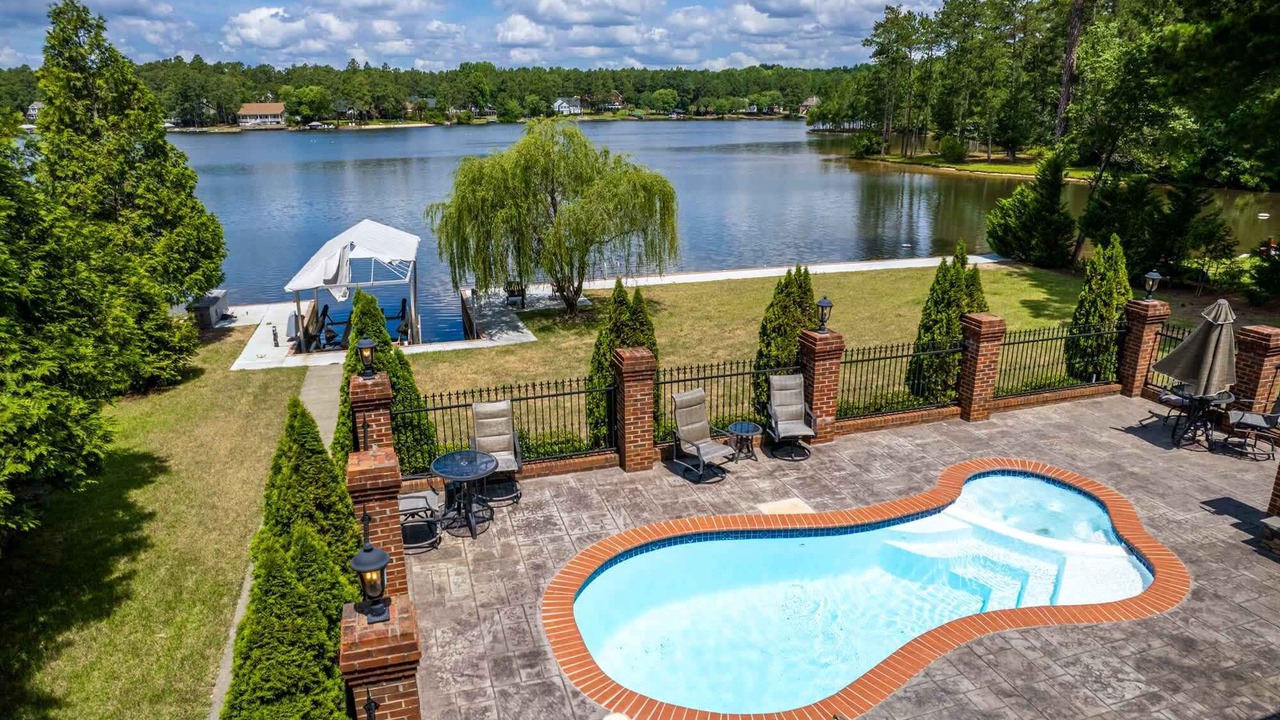 Photo of Outdoor in Olivia