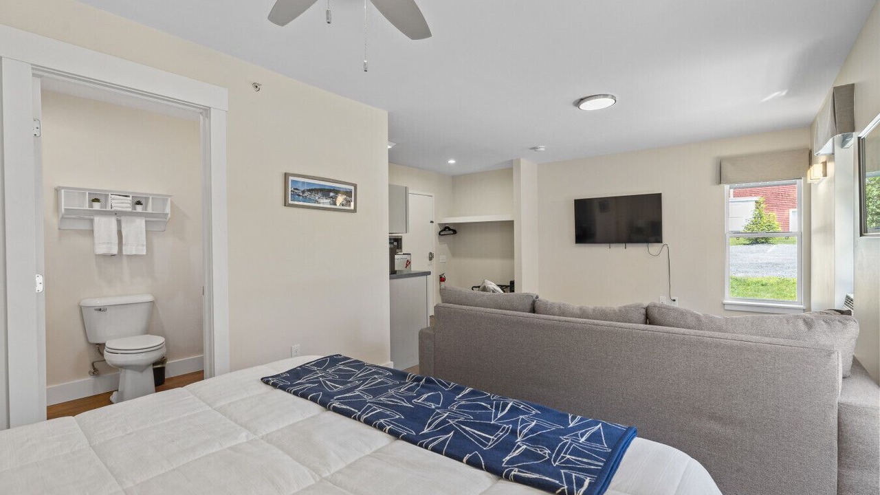 Photo of Bedroom in Boothbay