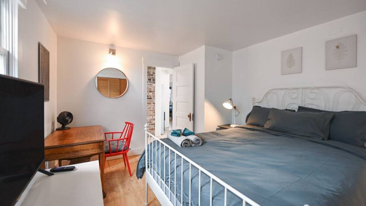 Photo of Bedroom in Poets Corner