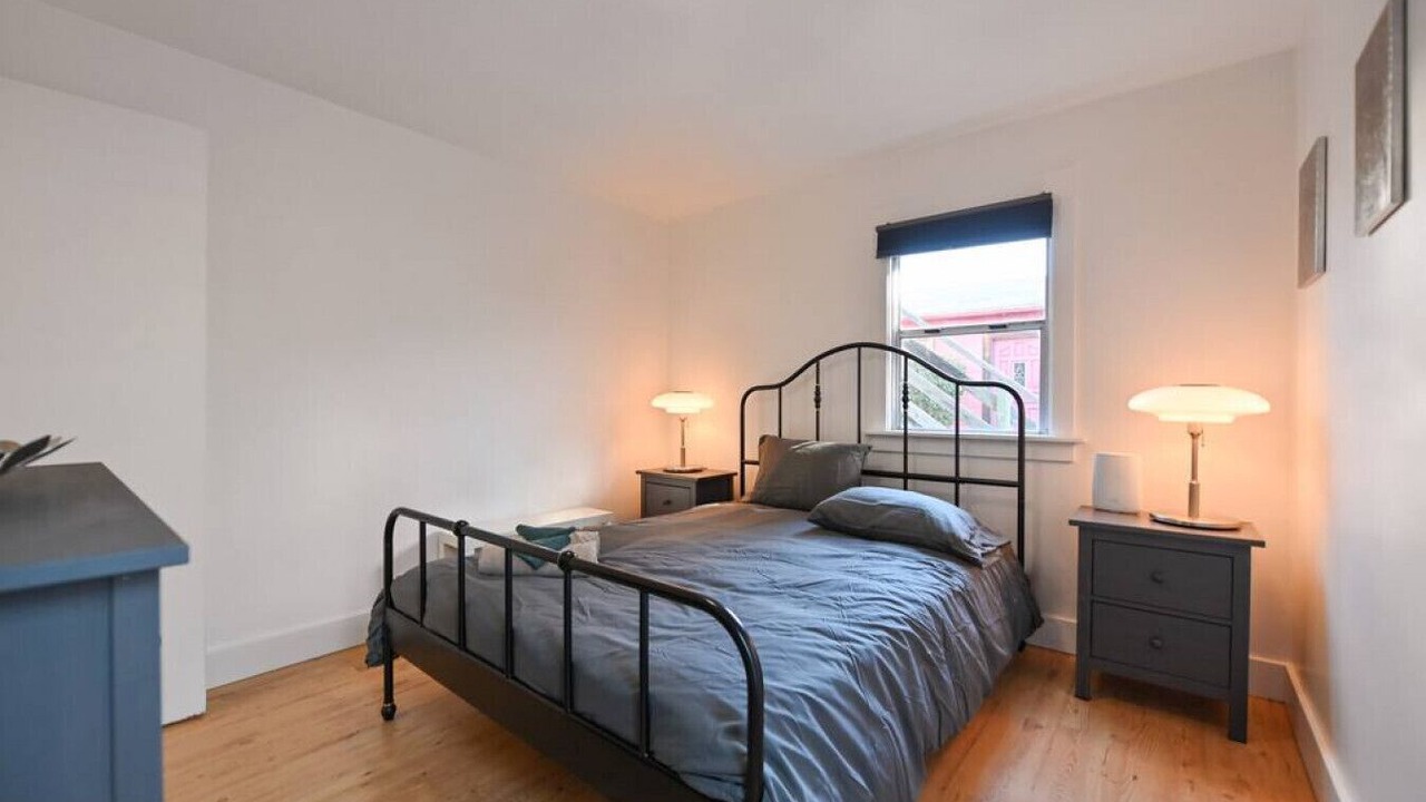 Photo of Bedroom in Poets Corner