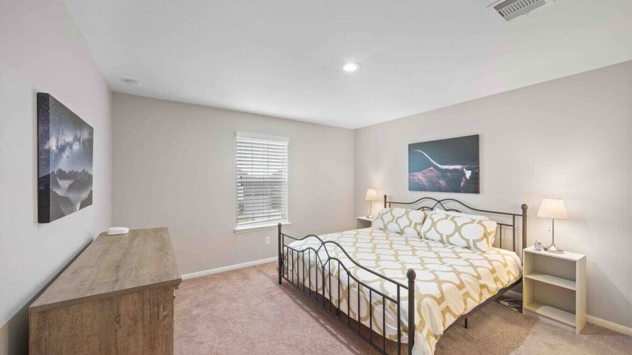 Photo of Bedroom in Deer Park