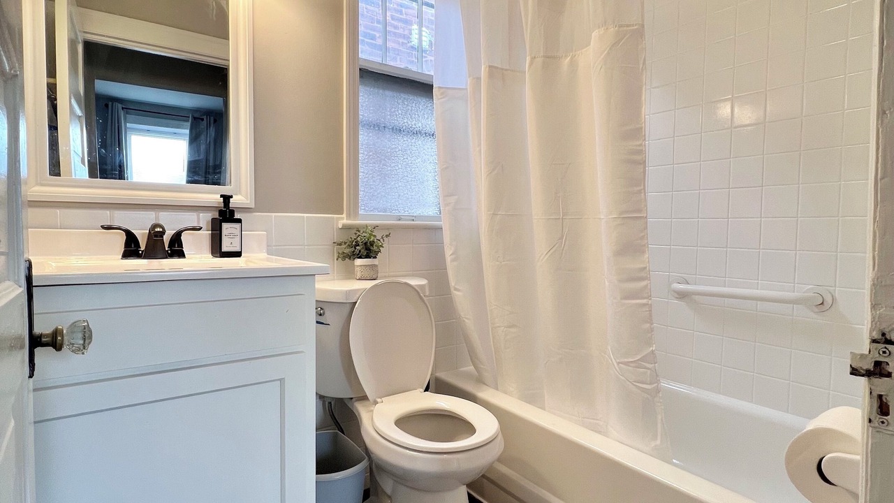 Photo of Bathroom in Shaw