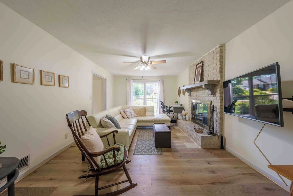 Photo of Livingroom in Stone Mountain