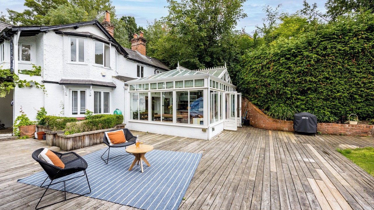 Photo of Patio Balcony in Cookham Dean