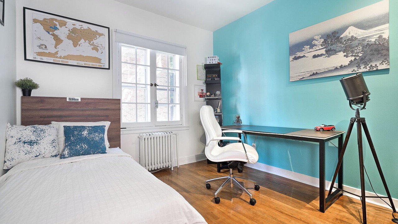 Photo of Bedroom in Cote-Des-Neiges—Notre-Dame-De-Grace