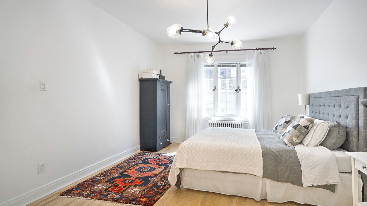 Photo of Bedroom in Cote-Des-Neiges—Notre-Dame-De-Grace