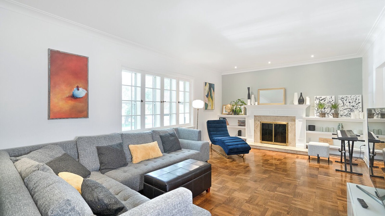 Photo of Livingroom in Cote-Des-Neiges—Notre-Dame-De-Grace