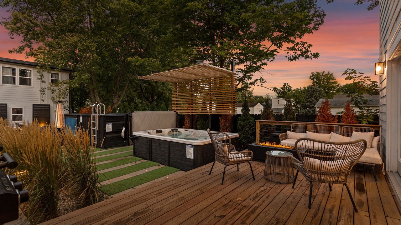 Photo of Patio Balcony in Fountain Square