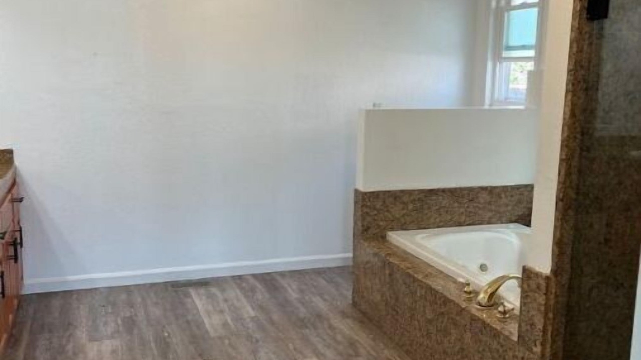 Photo of Bathroom in Discovery Bay