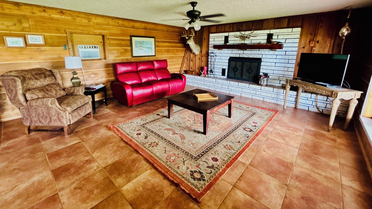 Photo of Livingroom in Sayre