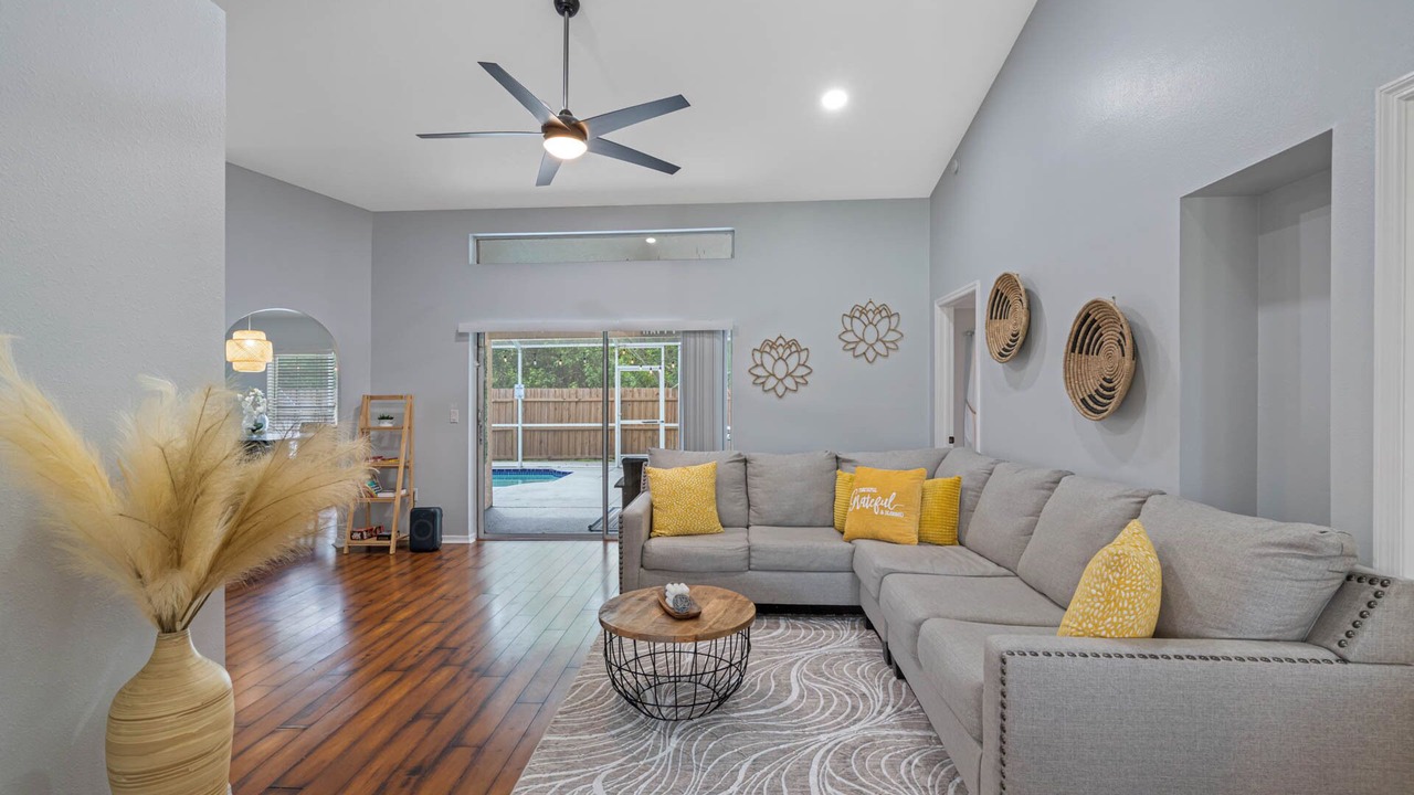 Photo of Livingroom in Oldsmar