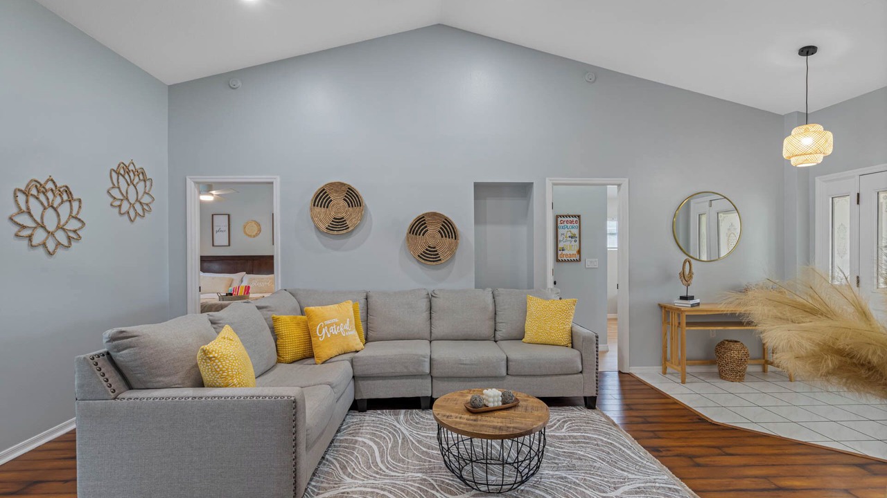 Photo of Livingroom in Oldsmar