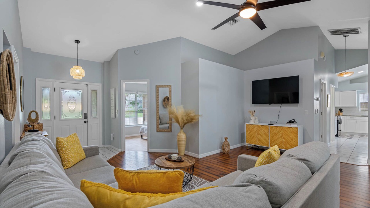 Photo of Livingroom in Oldsmar