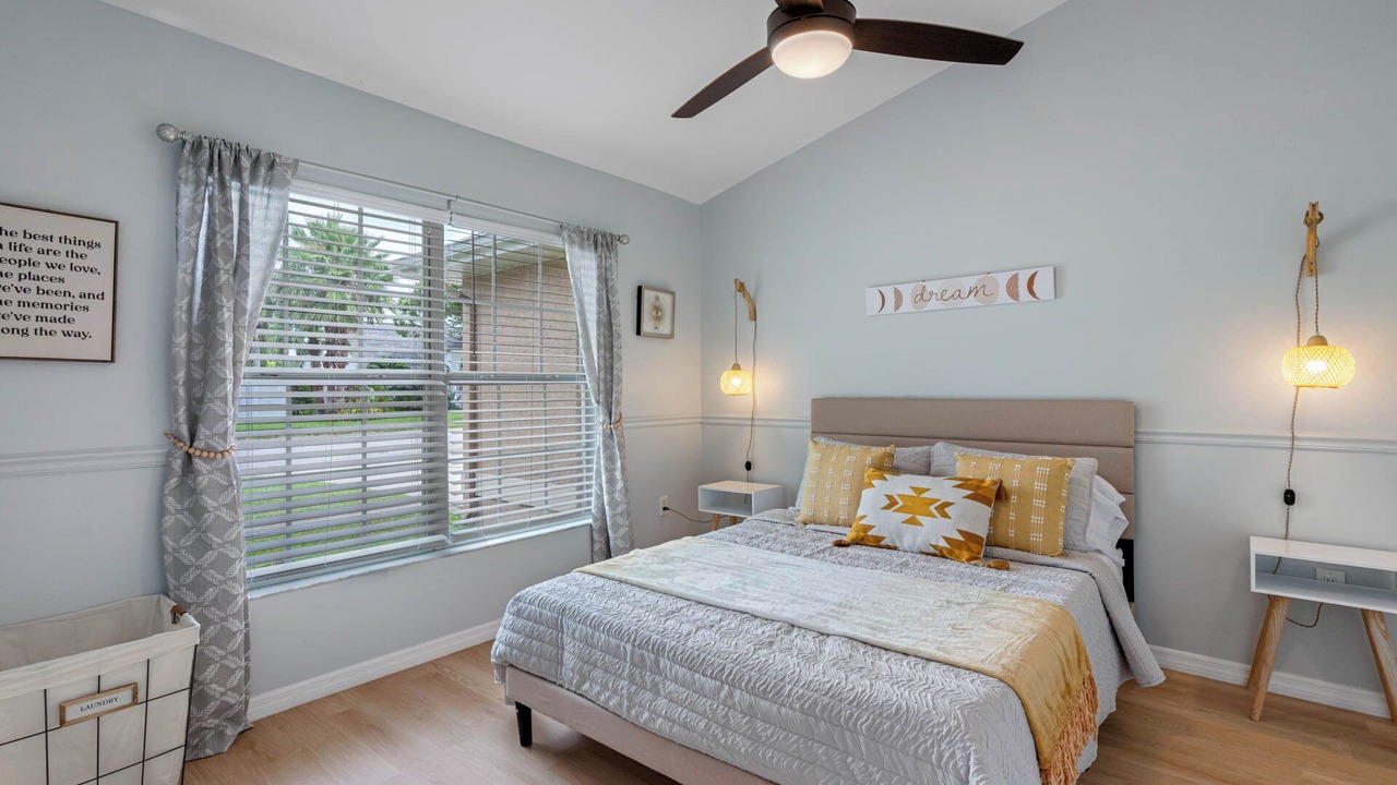 Photo of Bedroom in Oldsmar