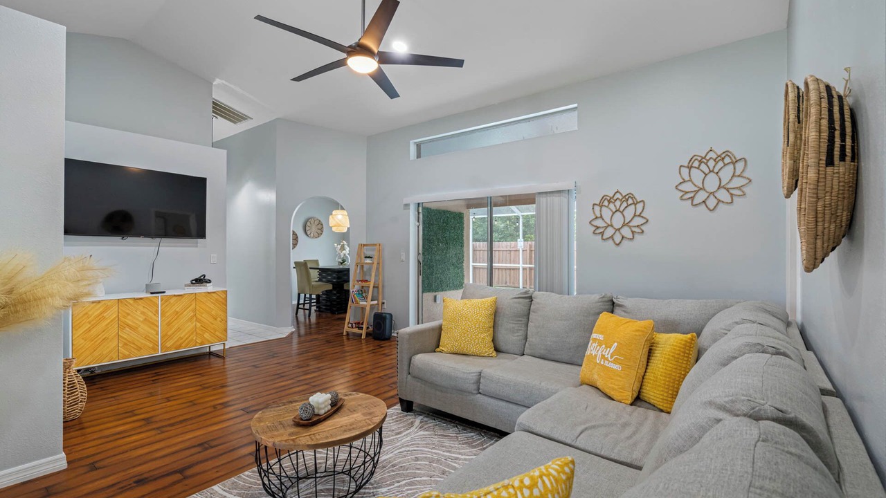 Photo of Livingroom in Oldsmar