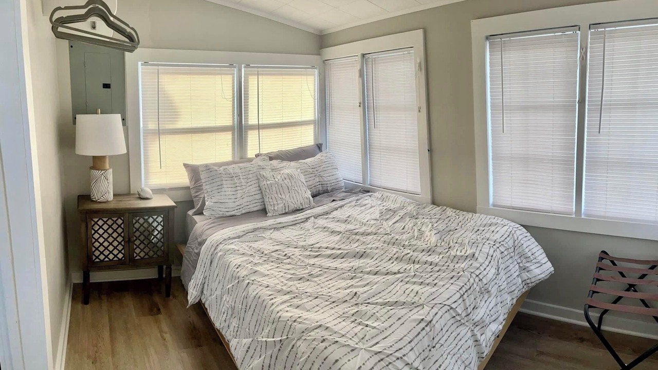 Photo of Bedroom in Grove