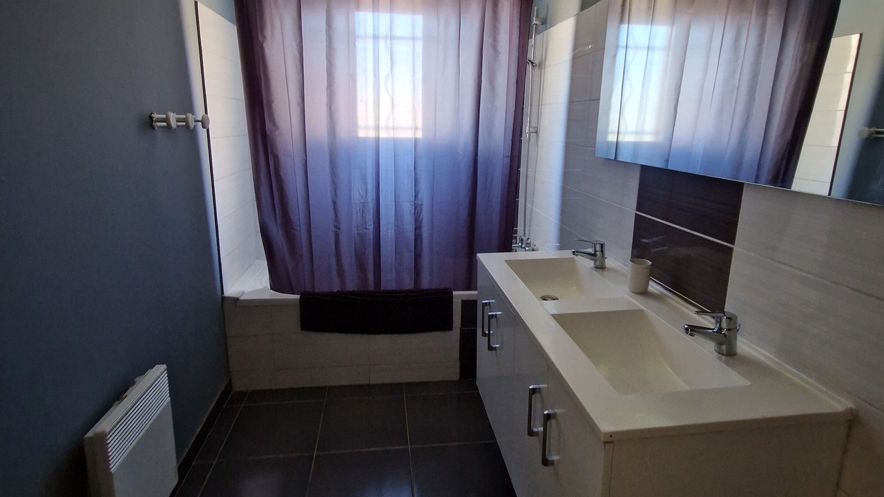 Photo of Bathroom in Caux-et-Sauzens