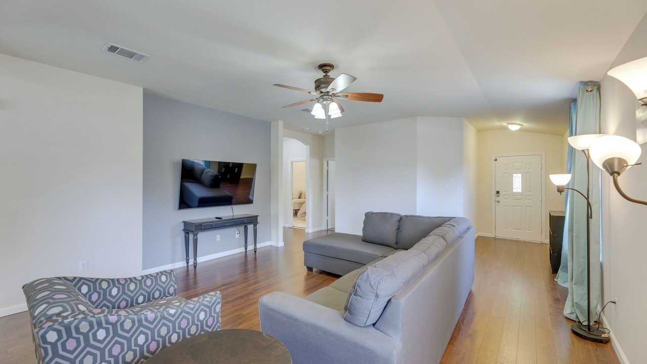 Photo of Livingroom in Elm Creek