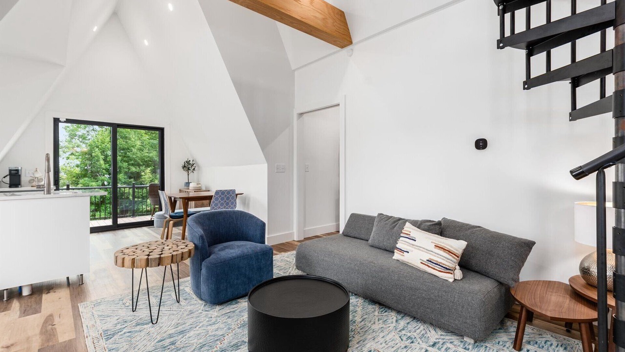 Photo of Livingroom in Fairfield Beach