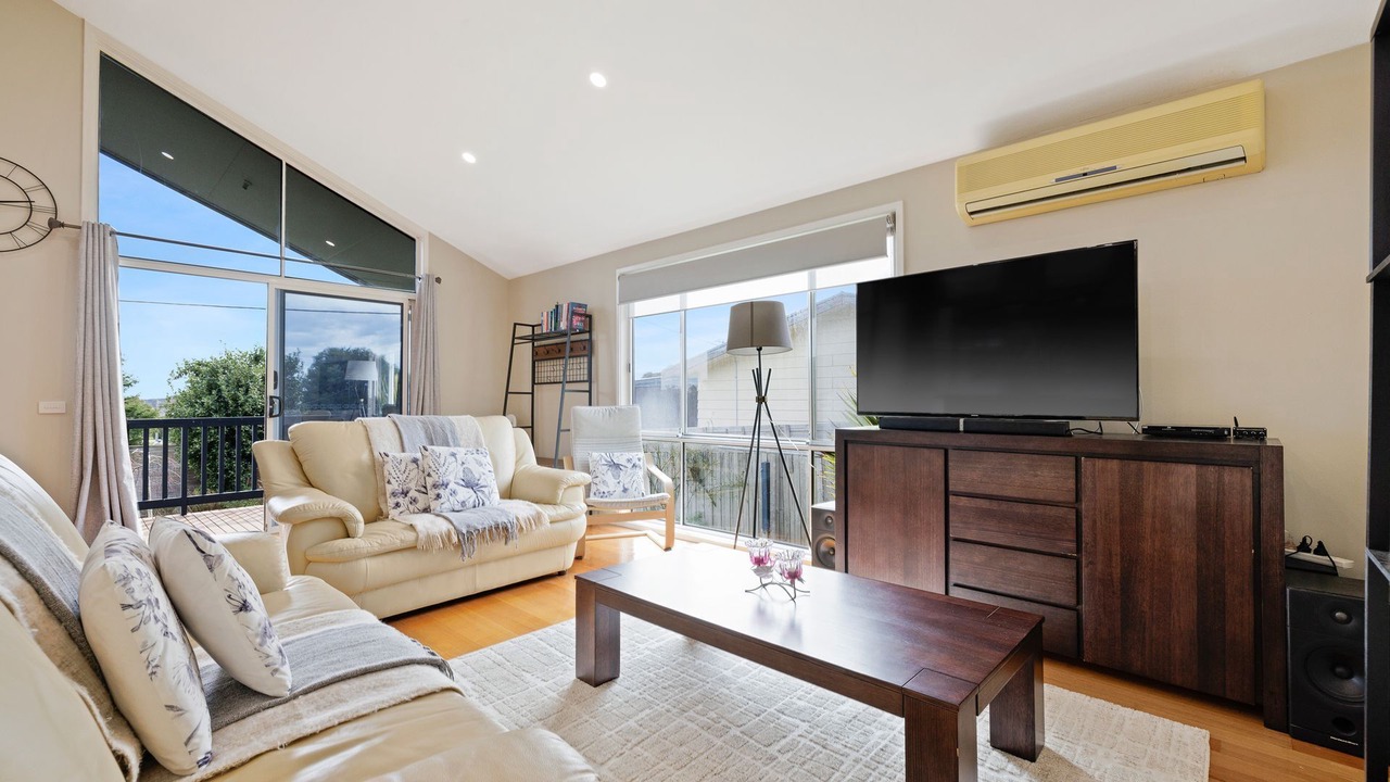 Photo of Livingroom in Coronet Bay
