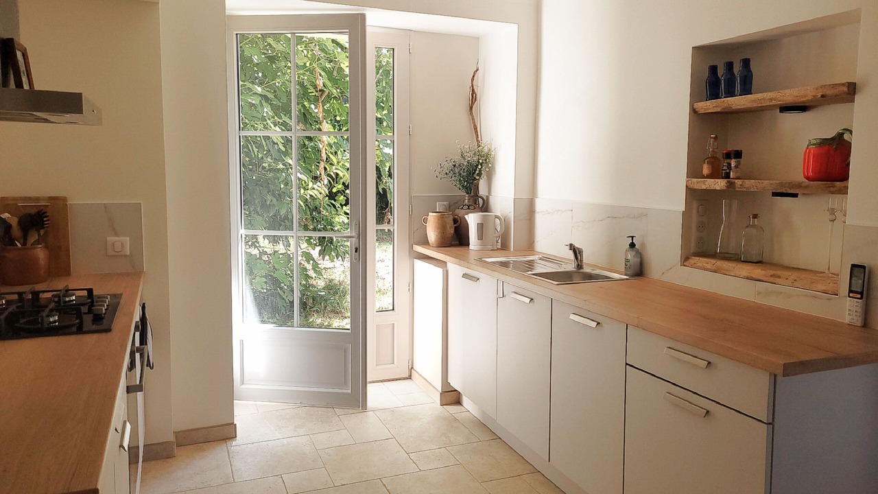 Photo of Kitchen in Saint-Julien-de-Lampon