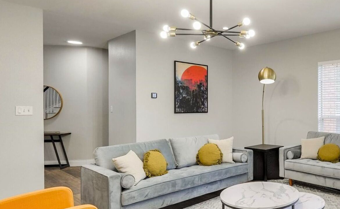 Photo of Livingroom in Southwest Carrollton