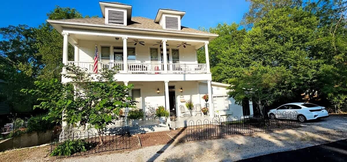 Photo of Others in Eureka Springs Historic District