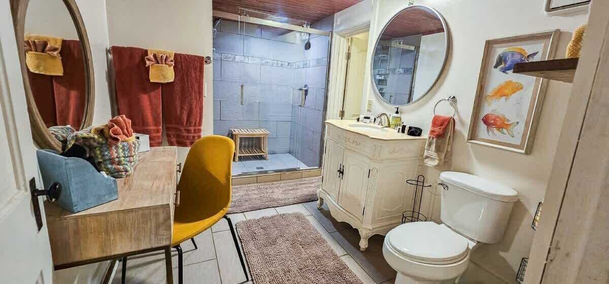 Photo of Bathroom in Eureka Springs Historic District