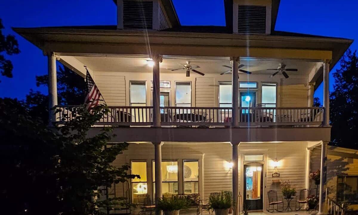 Photo of Others in Eureka Springs Historic District